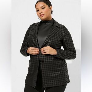 NWT TORRID Studio Luxe Ponte Relaxed Blazer. Size 1X